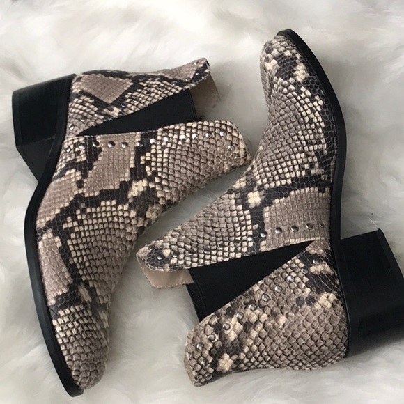Steve Madden Cade Booties - Picture 2 of 6